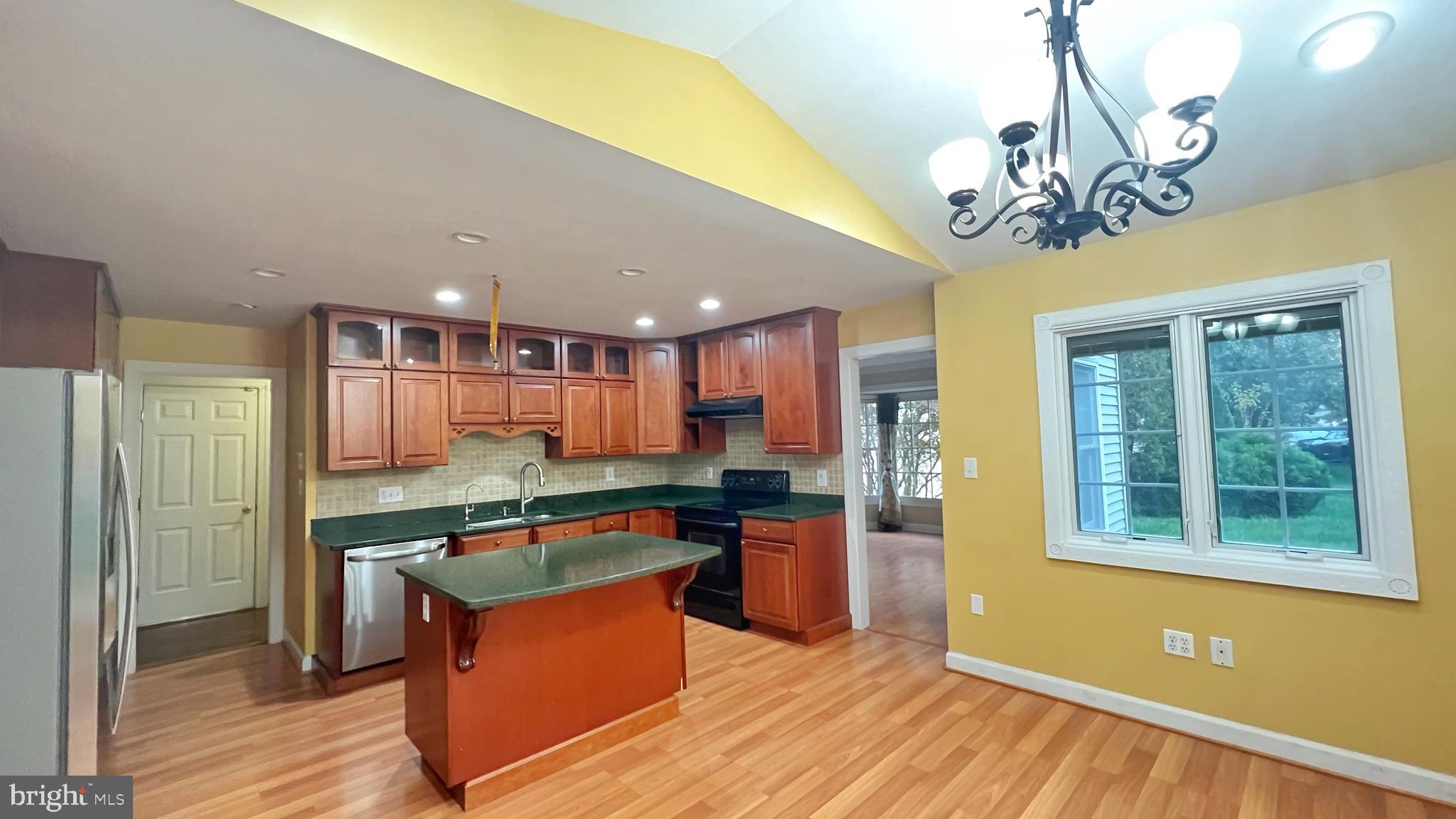 9531 Kings Grant Road Laurel, MD 20723 - Photo 6 of 31 Gallery Image 6