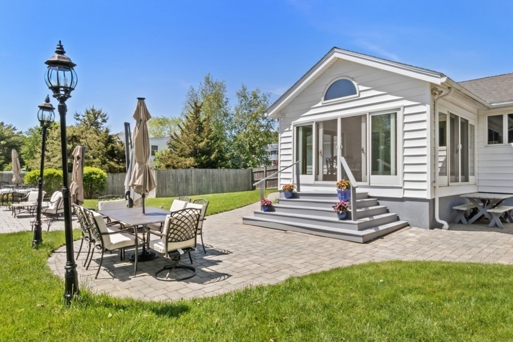 15 Fernwood Road Saugus, MA 01906 - Photo 34 of 42