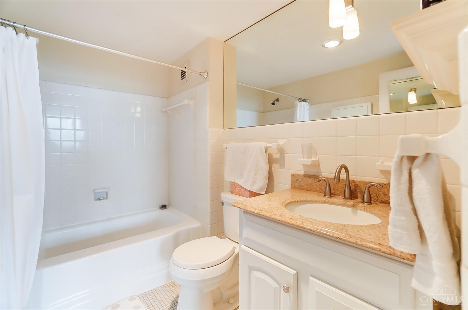 2324 Madison Road, Unit 1907 Cincinnati, OH 45208 - Photo 23 of 35 Gallery Image 23