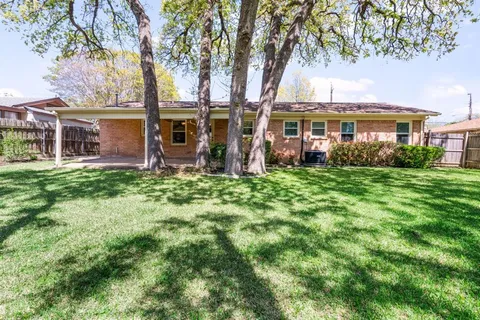 $325,000 | 1702 Hendrix Drive, Irving, TX 75061