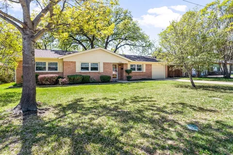 $325,000 | 1702 Hendrix Drive, Irving, TX 75061