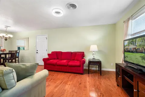 $325,000 | 1702 Hendrix Drive, Irving, TX 75061