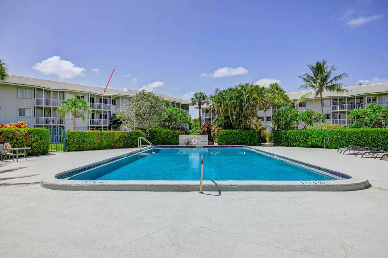 2730 Banyan Road, Unit 33B Boca Raton, FL 33432 - Photo 31 of 35 34-Pool-Area