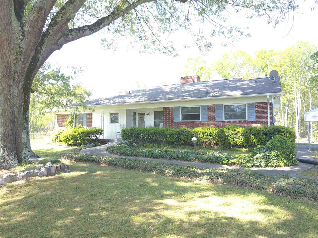 366 Ninety-Nine Island Road Blacksburg, SC 29702 - Photo 1 of 35 Gallery Image 1