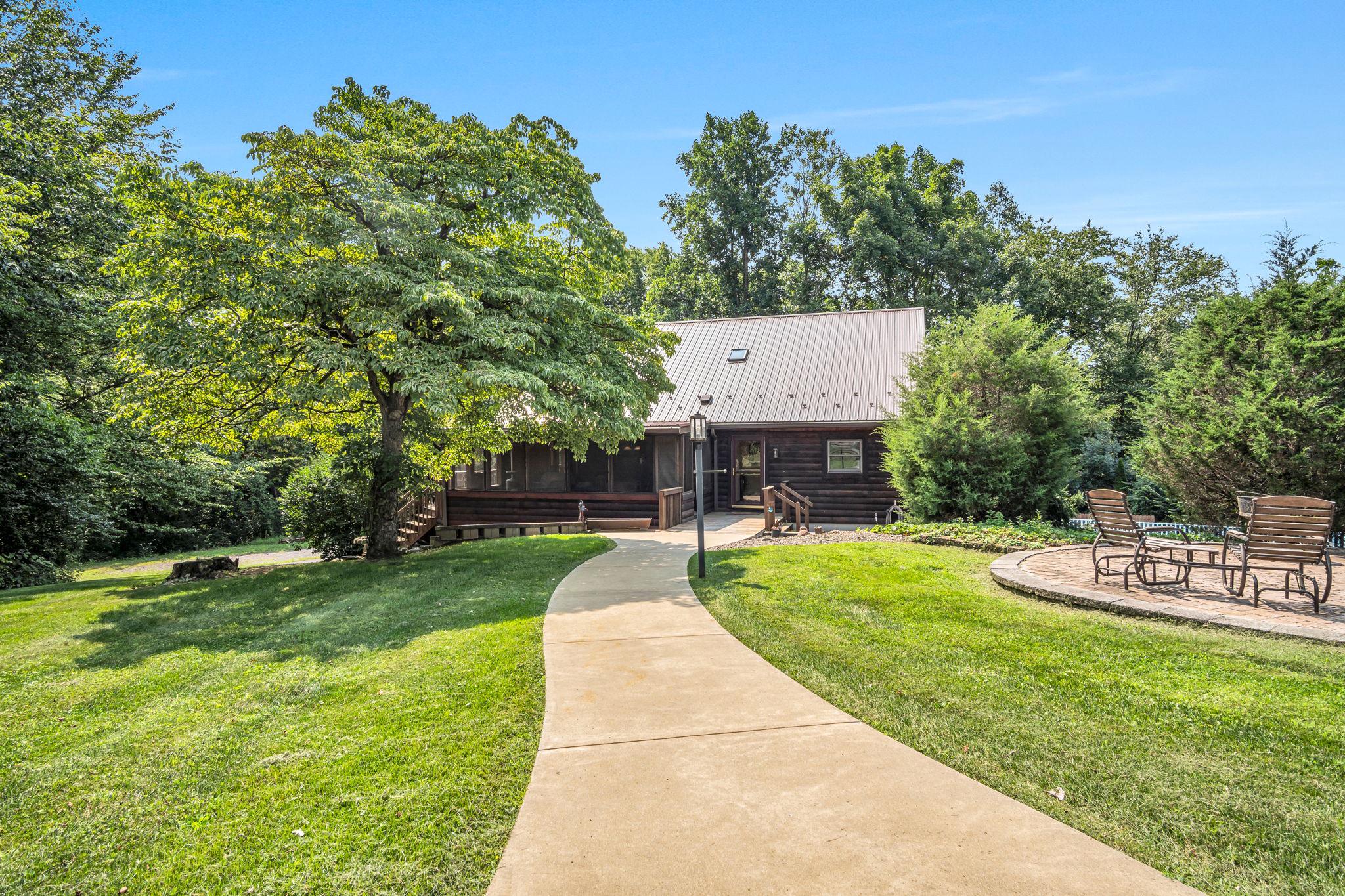 83 South Mountain Road Robesonia, PA 19551 - Photo 4 of 63 Gallery Image 4
