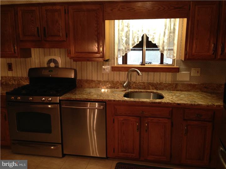203 Ash Road Marlton, NJ 08053 - Photo 4 of 25