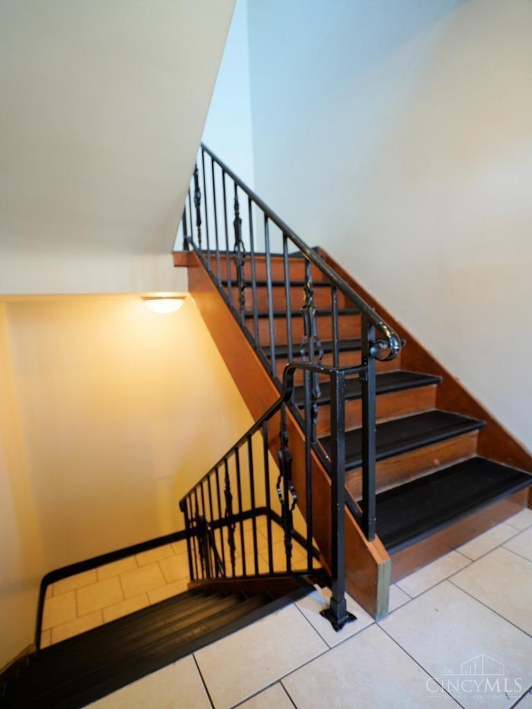 1481 Adams Road Cincinnati, OH 45231 - Photo 3 of 10 Gallery Image 3