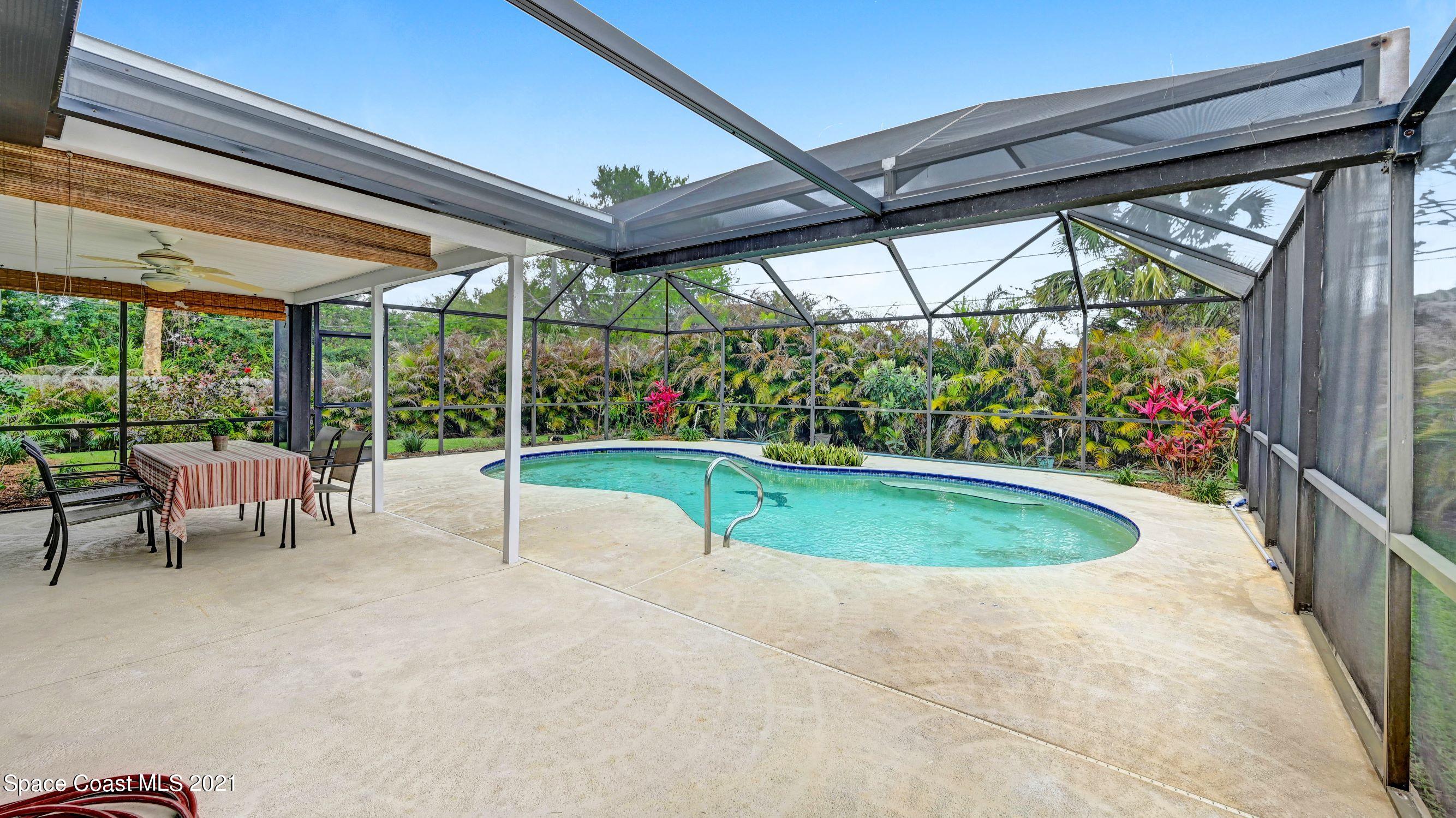 1063 Castile Road Southeast Palm Bay, FL 32909 - Photo 4 of 38 R_DSC_0596