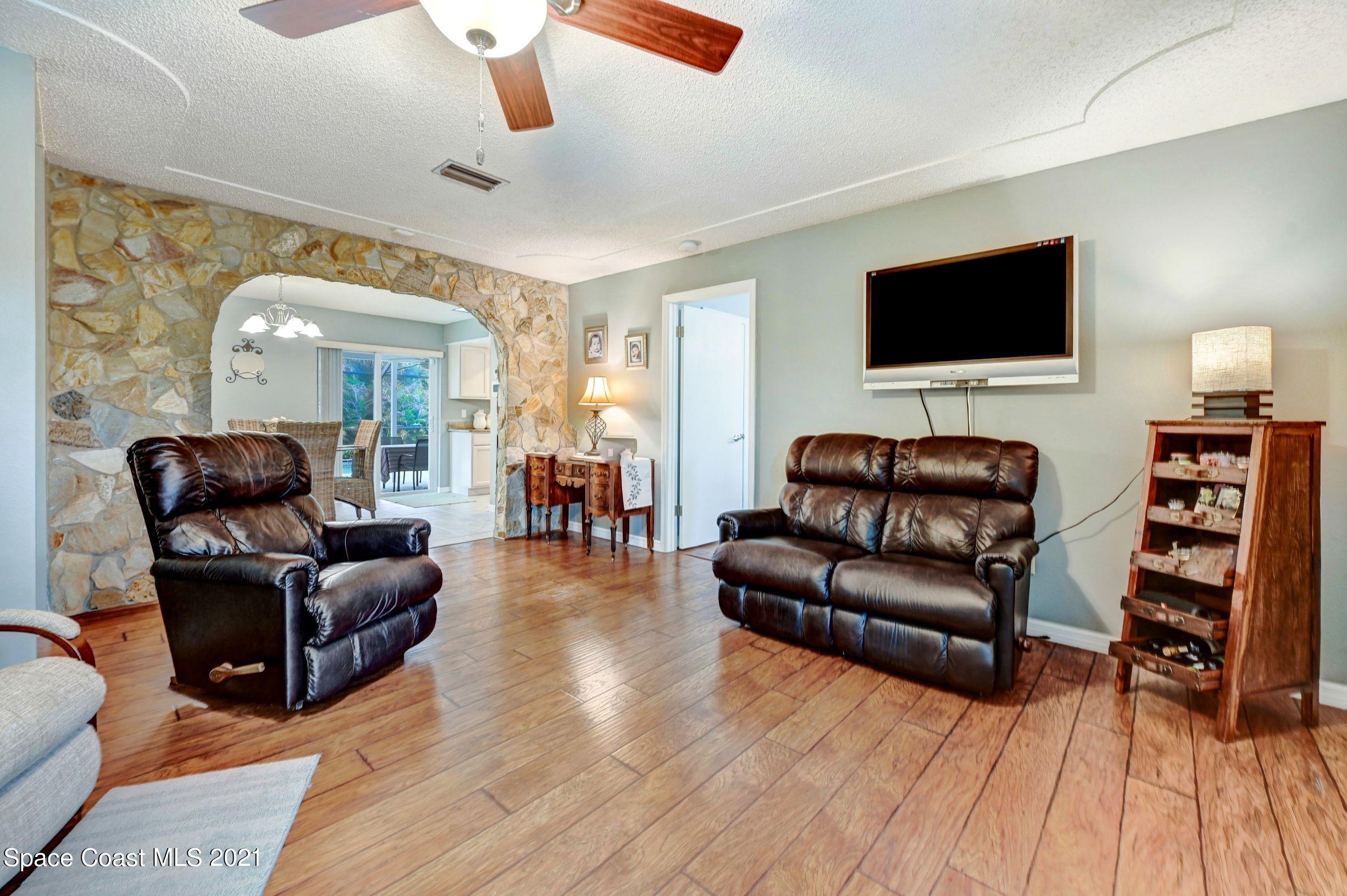 1063 Castile Road Southeast Palm Bay, FL 32909 - Photo 10 of 38 R_DSC_0617
