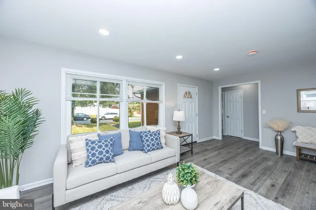 $329,999 | 8615 Midi Avenue, Parkville, MD 21234