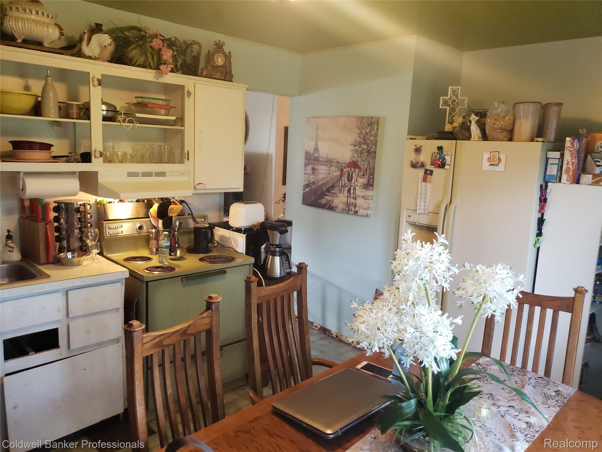 1372 Coldwater Road Flint, MI 48505 - Photo 7 of 17 1372WColdwaterPic7.jpg