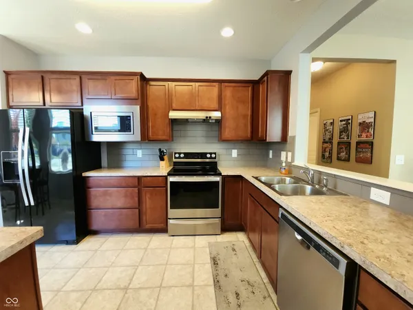 $279,900 | 5108 Silverbell Drive, Plainfield, IN 46168