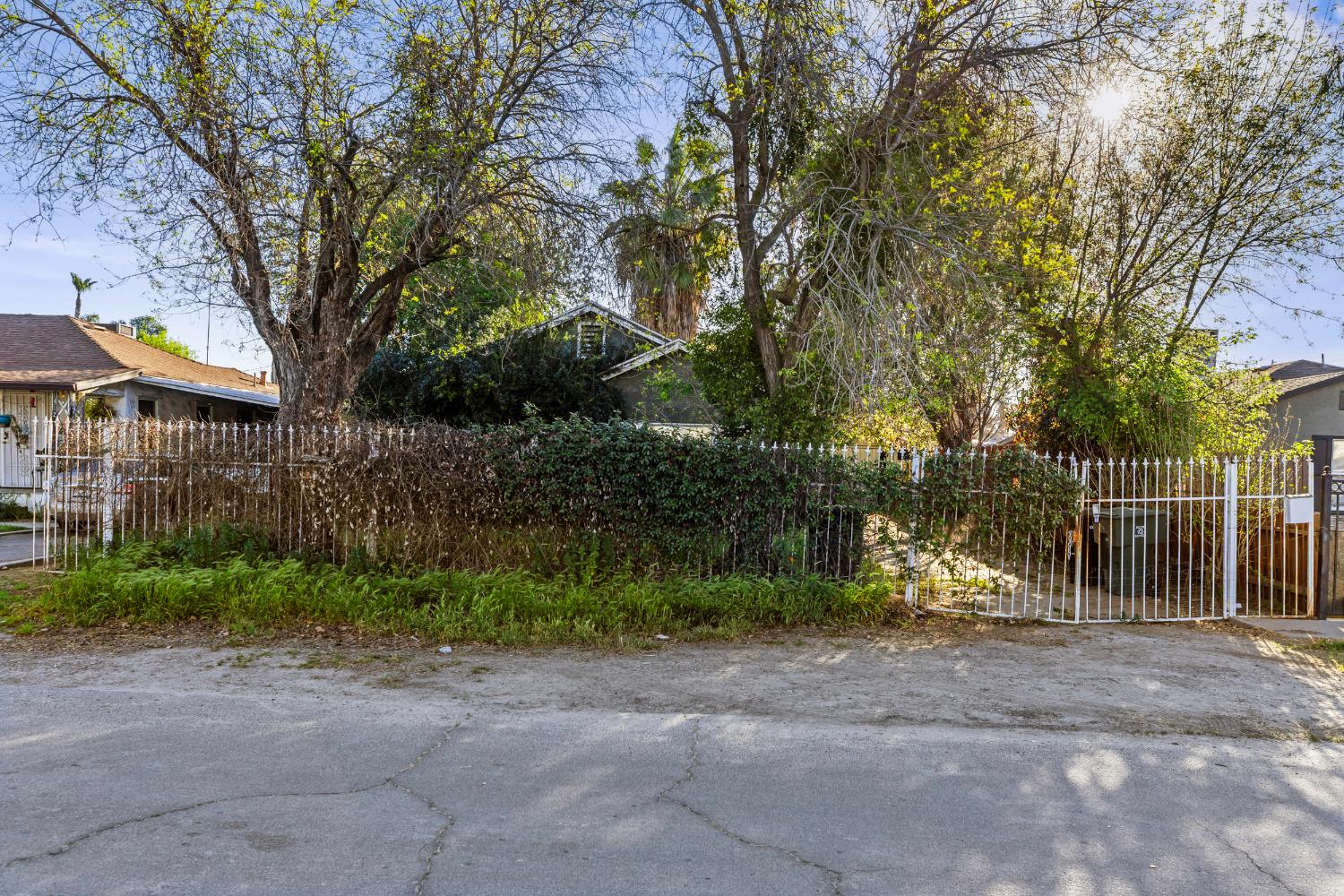 a view of outdoor space and garden