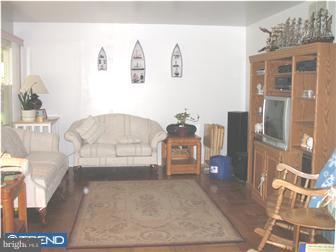 12 Osage Road Claymont, DE 19703 - Photo 5 of 12 Living Room