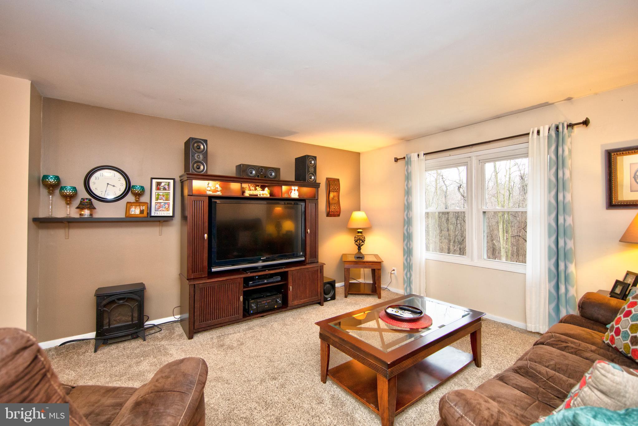 1735 Deep Run Road Whiteford, MD 21160 - Photo 5 of 35 Living room