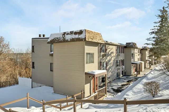 $235,000 | 107 Treetop Circle, Unit 11, Laconia, NH 03246