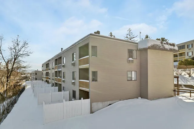 $235,000 | 107 Treetop Circle, Unit 11, Laconia, NH 03246