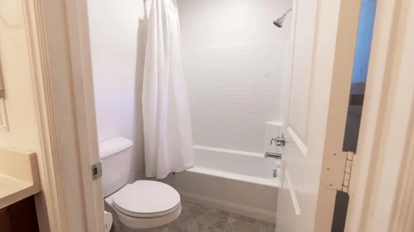 $3,400 | 570 Calle Vibrante, Palm Desert, CA 92211