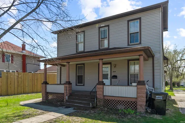 $137,500 | 220 East Van Buren Street, Columbia City, IN 46725