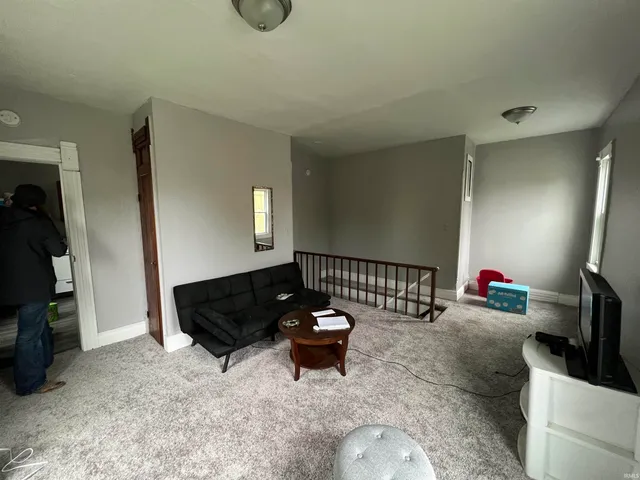 $137,500 | 220 East Van Buren Street, Columbia City, IN 46725