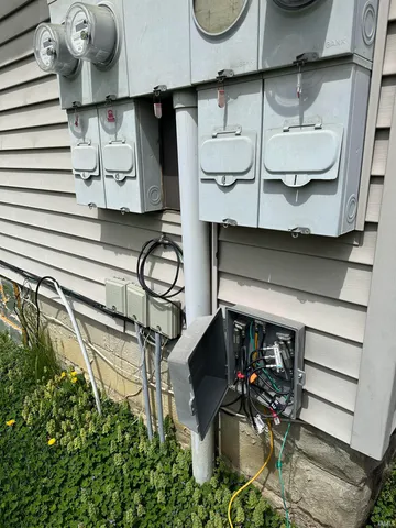 $137,500 | 220 East Van Buren Street, Columbia City, IN 46725