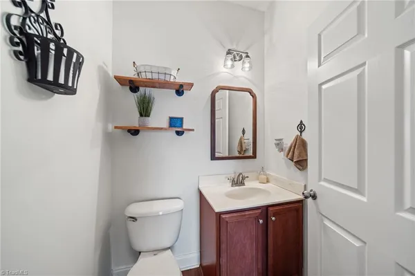 $400,000 | 6309 Us Highway, Summerfield, NC 27358