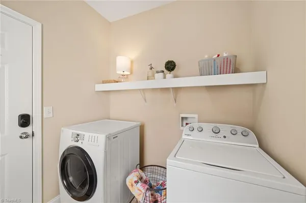 $400,000 | 6309 Us Highway, Summerfield, NC 27358