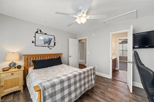 $400,000 | 6309 Us Highway, Summerfield, NC 27358