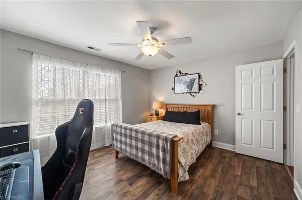 $400,000 | 6309 Us Highway, Summerfield, NC 27358