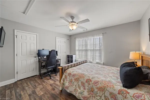 $400,000 | 6309 Us Highway, Summerfield, NC 27358