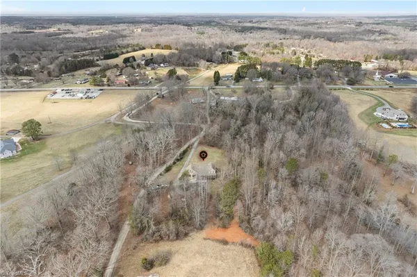 $400,000 | 6309 Us Highway, Summerfield, NC 27358