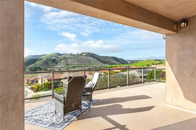 $1,949,000 | 202 Cima De Colina, Pismo Beach, CA 93449