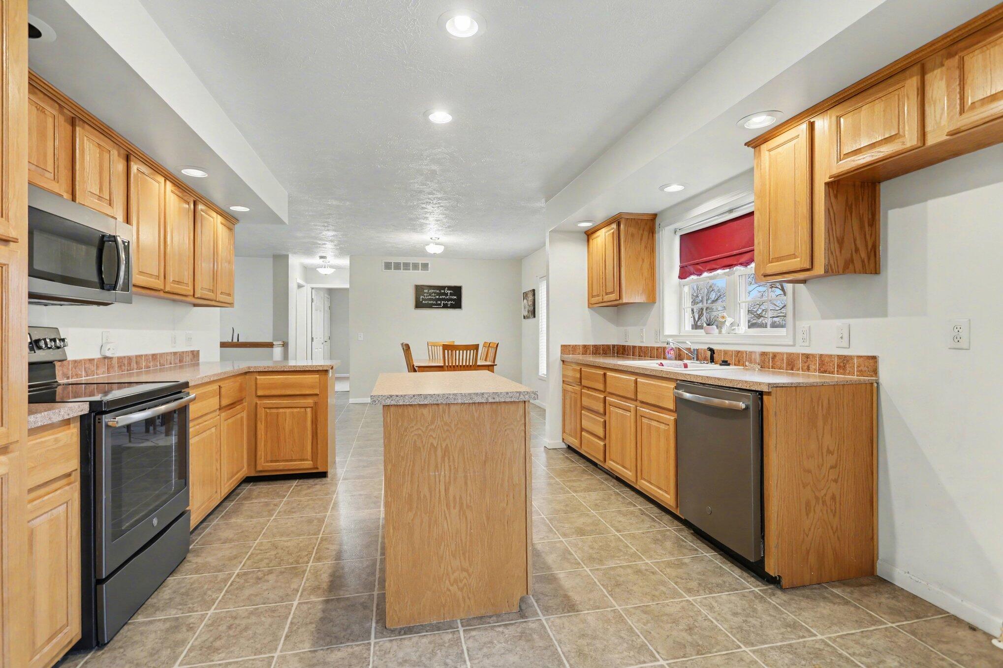 64325 Prairie River Road Sturgis, MI 49091 - Photo 11 of 42 011_05_mg_3732_911