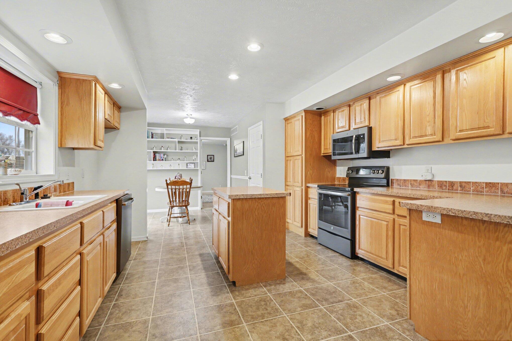 64325 Prairie River Road Sturgis, MI 49091 - Photo 10 of 42 010_04_mg_3727_121