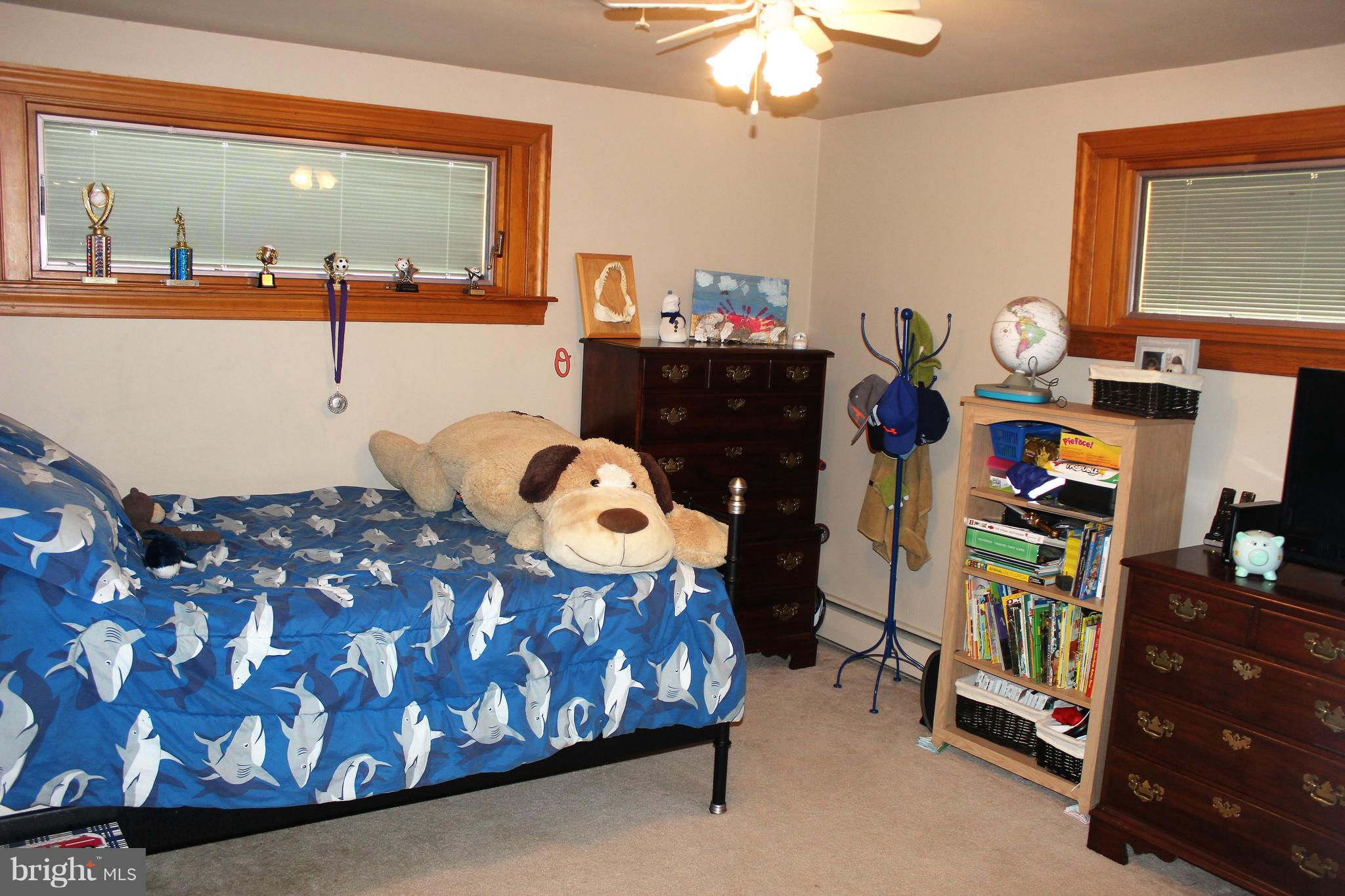 222 Dale Road Pasadena, MD 21122 - Photo 17 of 28 Second bedroom w/ceiling fan.