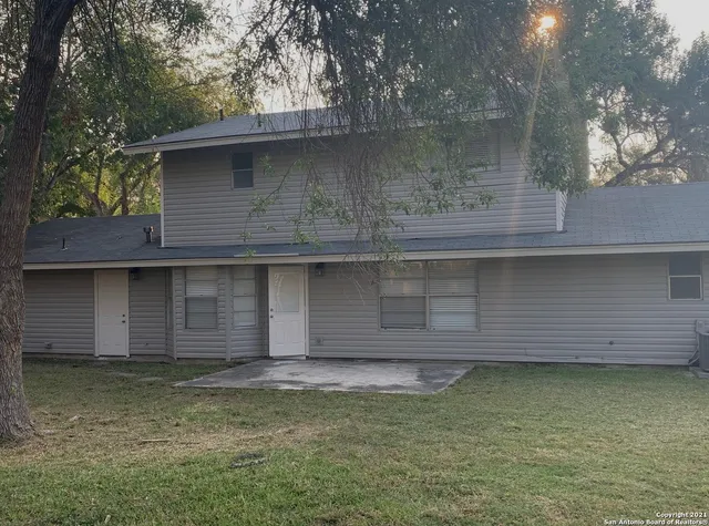 $1,695 | 8007 Shadow Forest, San Antonio, TX 78239