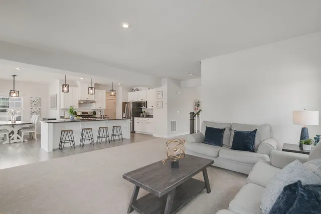 $459,900 | 1834 Tall Oaks Drive, Antioch, IL 60002