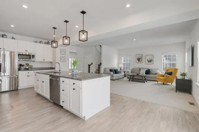 $459,900 | 1834 Tall Oaks Drive, Antioch, IL 60002