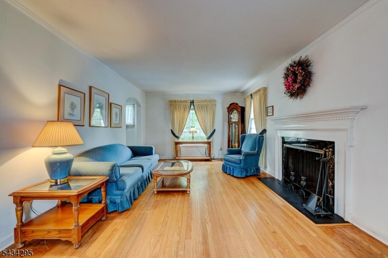 328 Plymouth Road Union, NJ 07083 - Photo 7 of 32