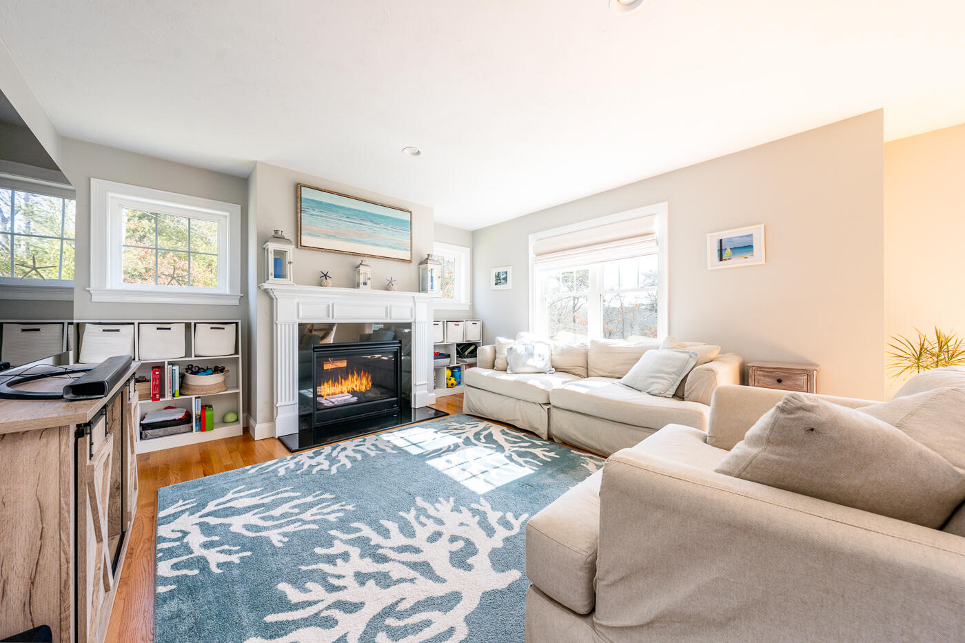 137 Falmouth-Sandwich Road Mashpee, MA 02649 - Photo 17 of 59 livroom1