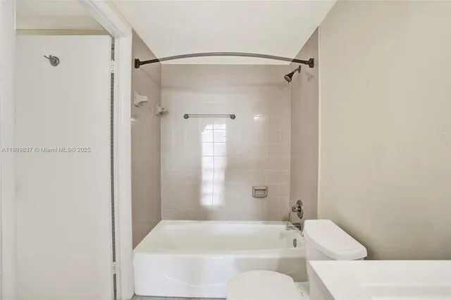 $189,000 | 1470 Northeast 123rd Street, Unit A1213, North Miami, FL 33161