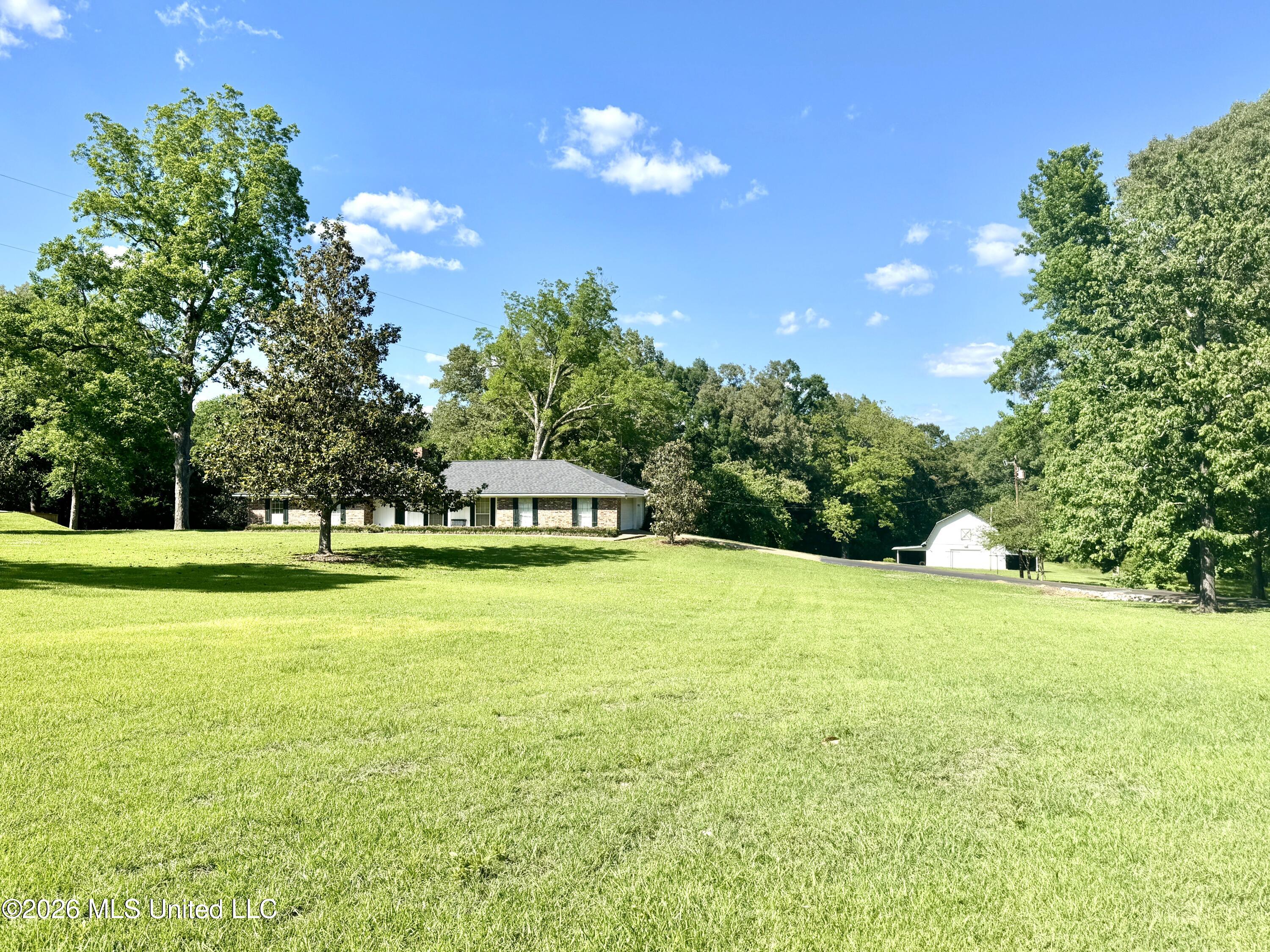 11 Pond Meadow Road Natchez, MS 39120 - Photo 1 of 45 046b97ad-37ac-409d-b887-c644ce691fc9