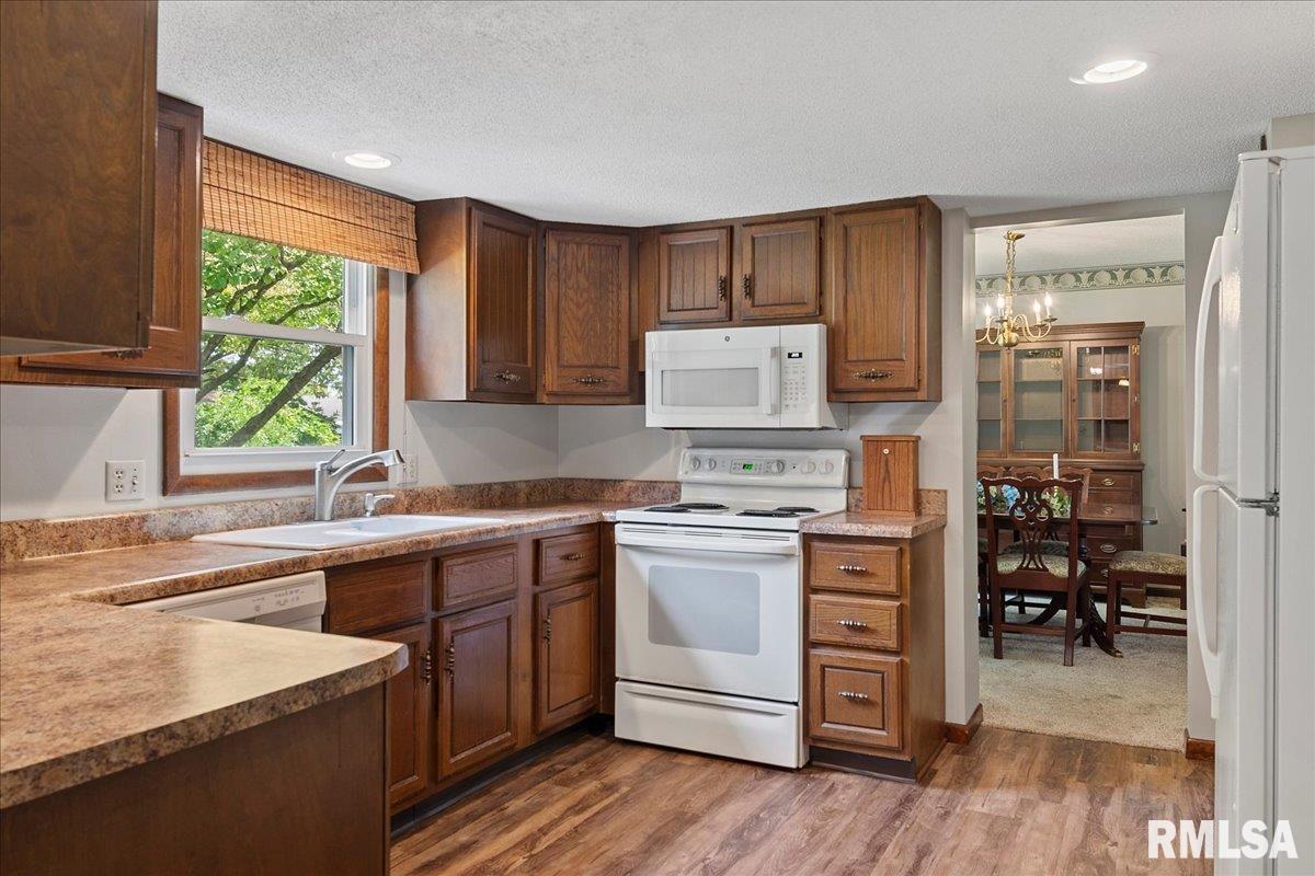 3004 Interlacken Drive Springfield, IL 62704 - Photo 11 of 42 Gallery Image 11