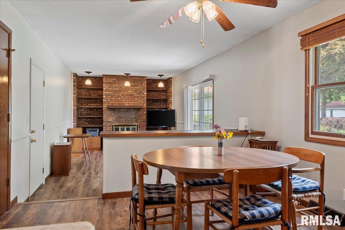 3004 Interlacken Drive Springfield, IL 62704 - Photo 12 of 42 Gallery Image 12