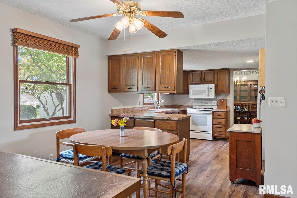 3004 Interlacken Drive Springfield, IL 62704 - Photo 14 of 42 Gallery Image 14
