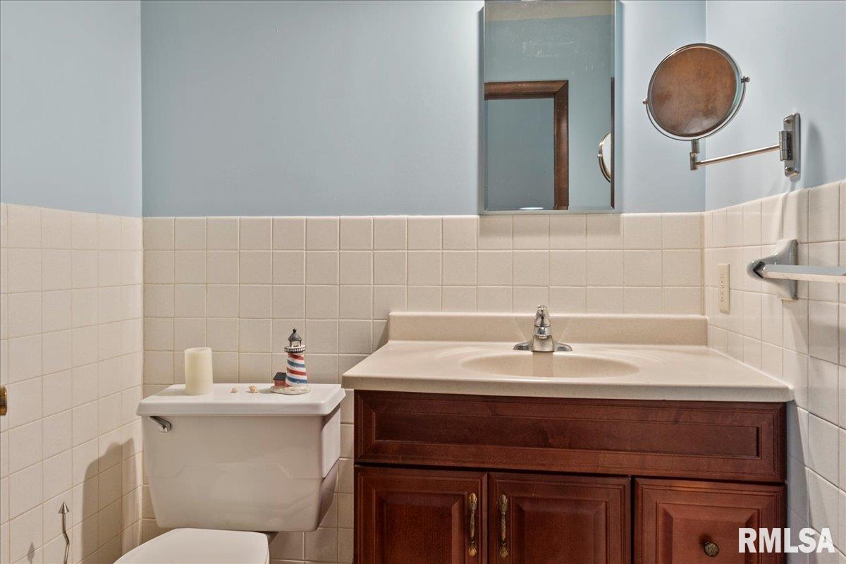 3004 Interlacken Drive Springfield, IL 62704 - Photo 17 of 42 Gallery Image 17