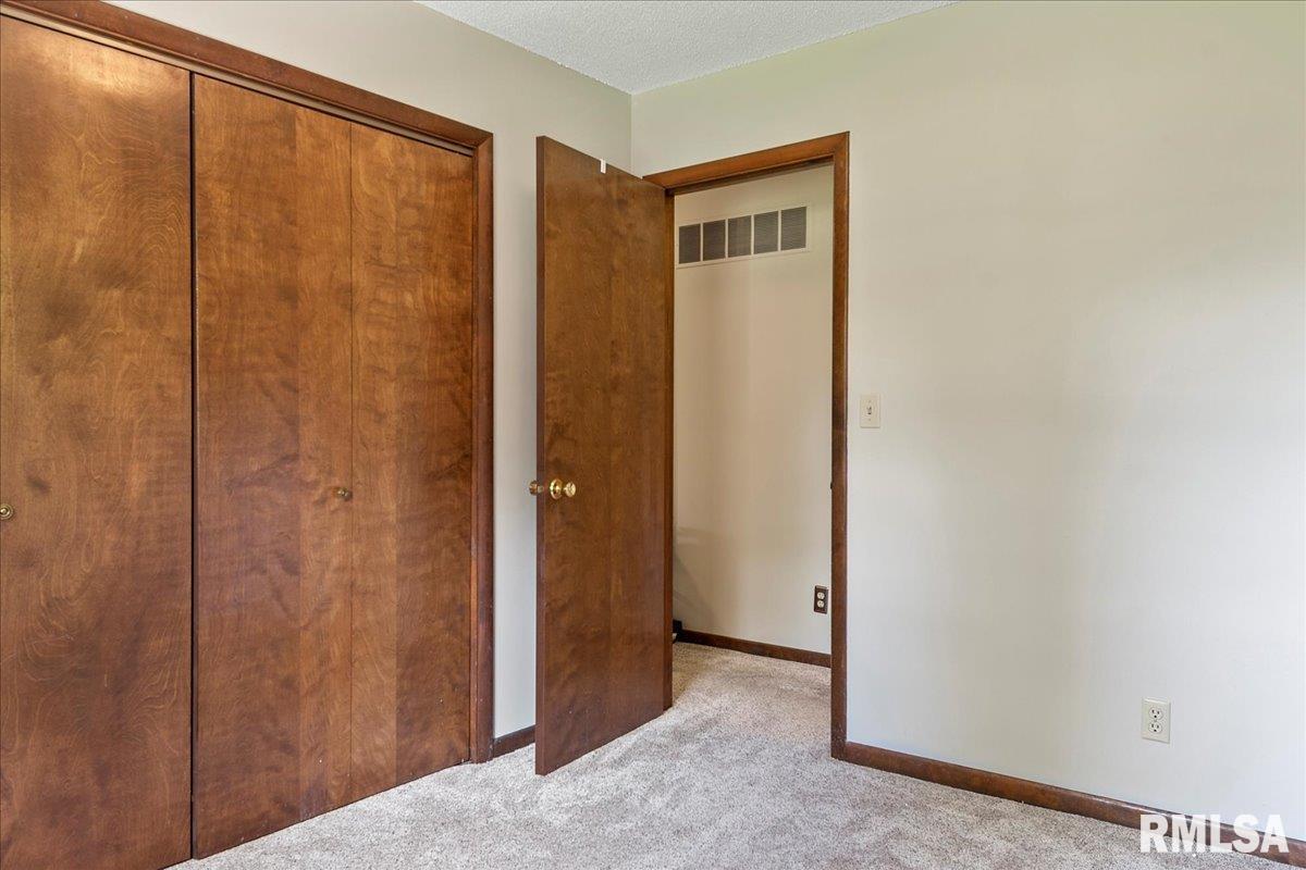 3004 Interlacken Drive Springfield, IL 62704 - Photo 27 of 42 Gallery Image 27