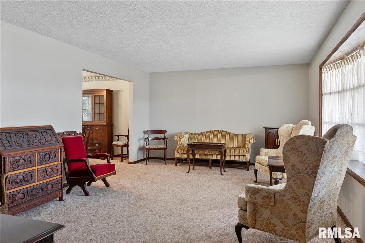 3004 Interlacken Drive Springfield, IL 62704 - Photo 4 of 42 Gallery Image 4