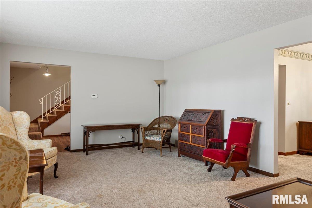 3004 Interlacken Drive Springfield, IL 62704 - Photo 5 of 42 Gallery Image 5