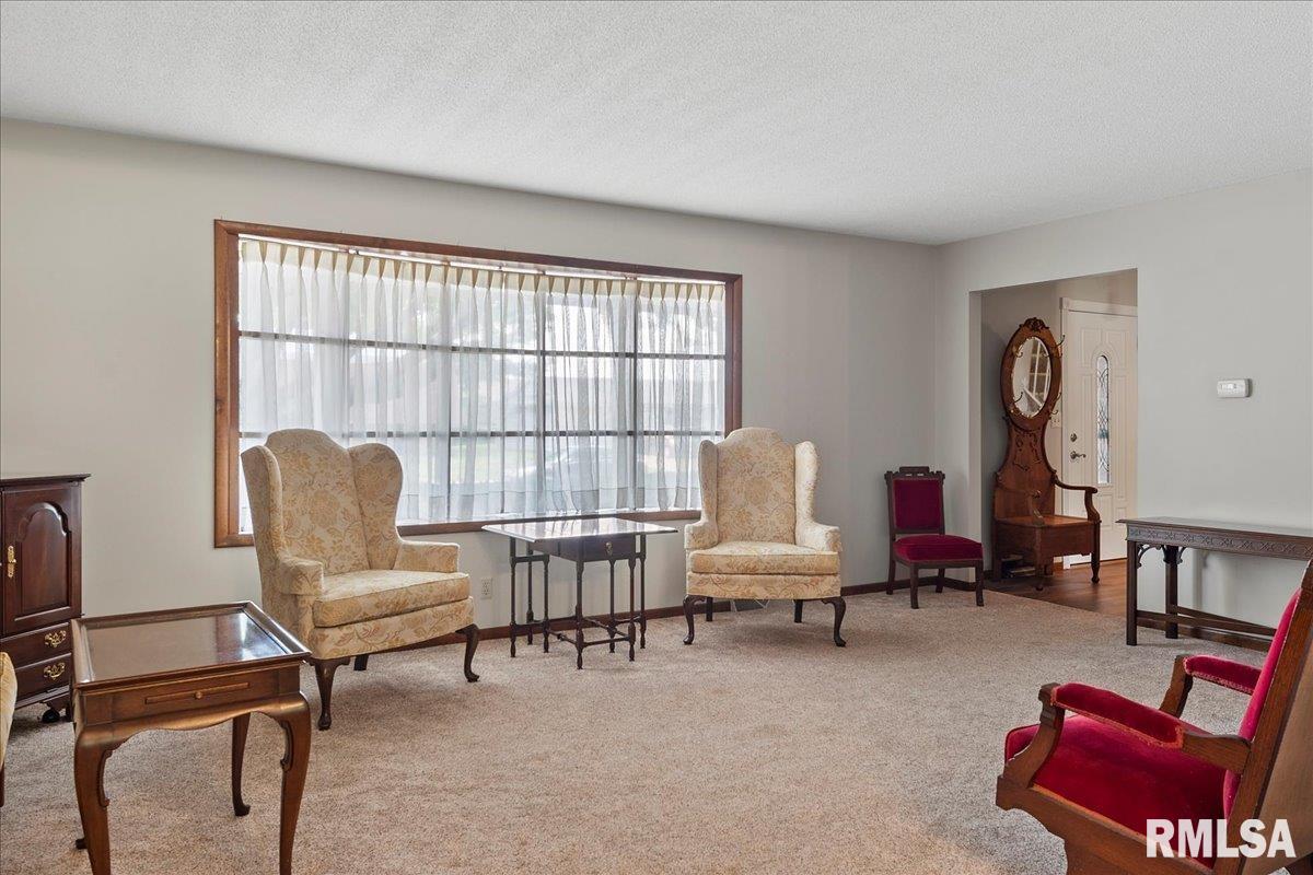 3004 Interlacken Drive Springfield, IL 62704 - Photo 6 of 42 Gallery Image 6